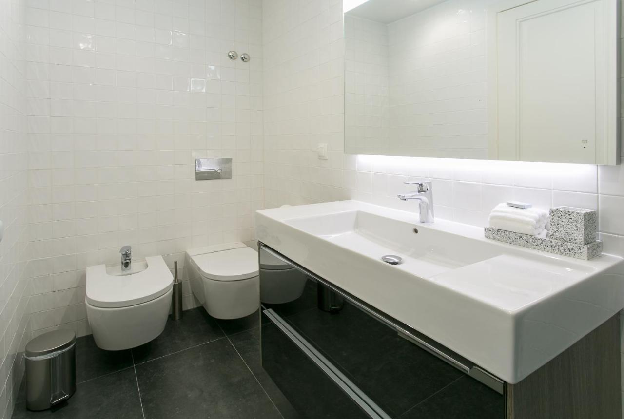 Luxury Retreat! 2 Suites, Balcony & Views!! Lejlighed *