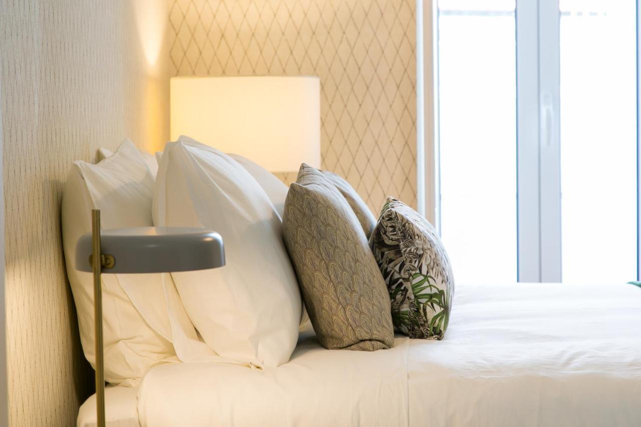 Lejlighed Luxury Retreat! 2 Suites, Balcony & Views!! *